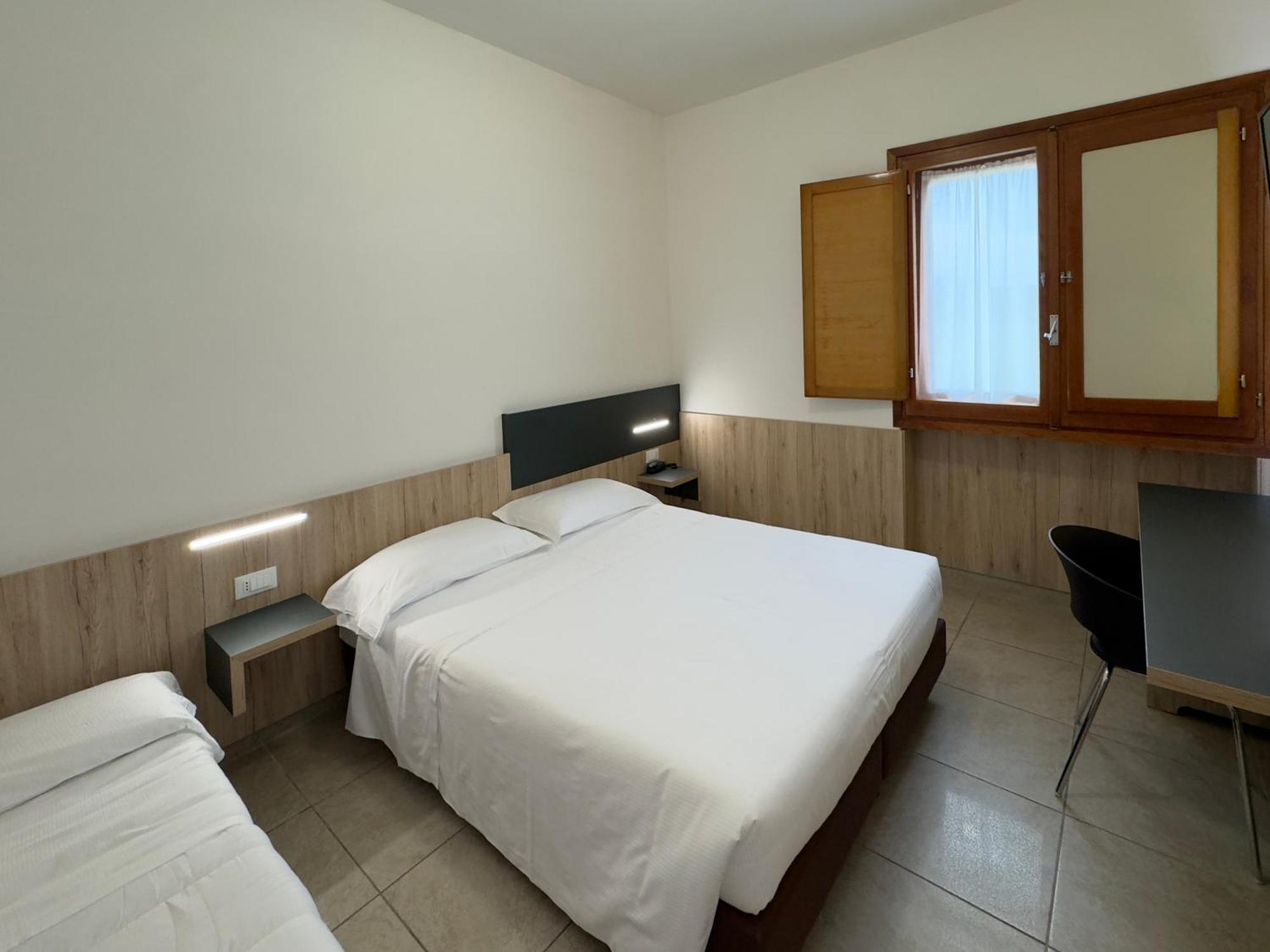 Holidays Hotel