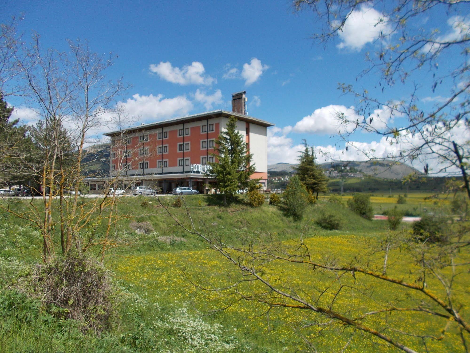 Hotel Holidays 3*